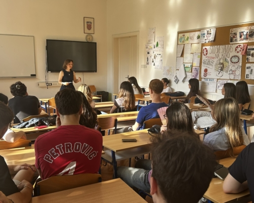 Manje stereotipa, više profesionalnih izbora: održane edukacije za nastavnike i učenike srednjih škola o nesvjesnim pristranostima i društvenim očekivanjima